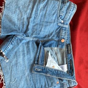 NWOT banana republic shorts. Mid rise size 30